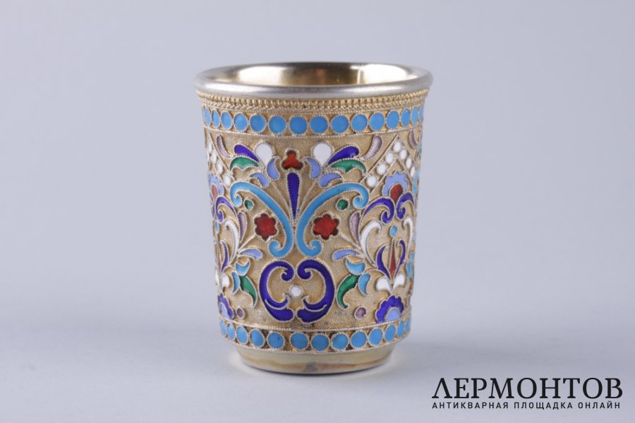 Стопка с полихромной эмалью по скани. Серебро 84 пробы. Москва, Россия, 1899-1908 гг.