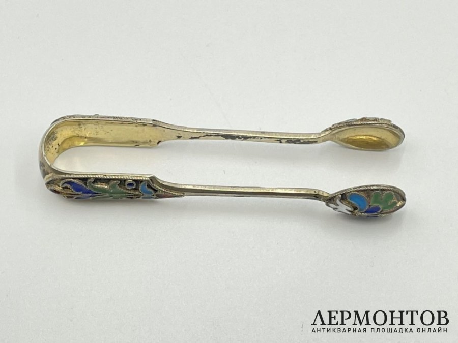 Миниатюрные щипцы. Россия, Любавин, 1900-е гг. Серебро 84 пробы, эмаль.