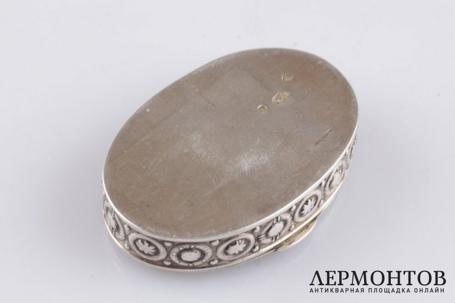 Таблетница. Серебро 84 пробы. Российская империя, 1908-1917 годы.