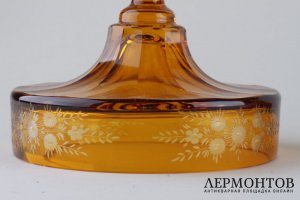 Кубок, аллегории поэзии и медицины. Янтарное стекло. Чехословакия