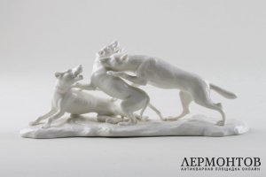 Статуэтка. Драка собак с волком. Нимфенбург. Фарфор. Германия