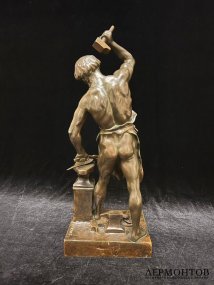 Скульптура Кузнец Работа победит все. Франция, Picault, 19 век. Бронза, патинирование