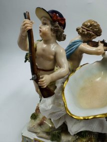 Скульптурная группа «Путти на охоте». Фарфор, роспись, Meissen, скульптор И. И. Кендлер, Германия, конец 19 века