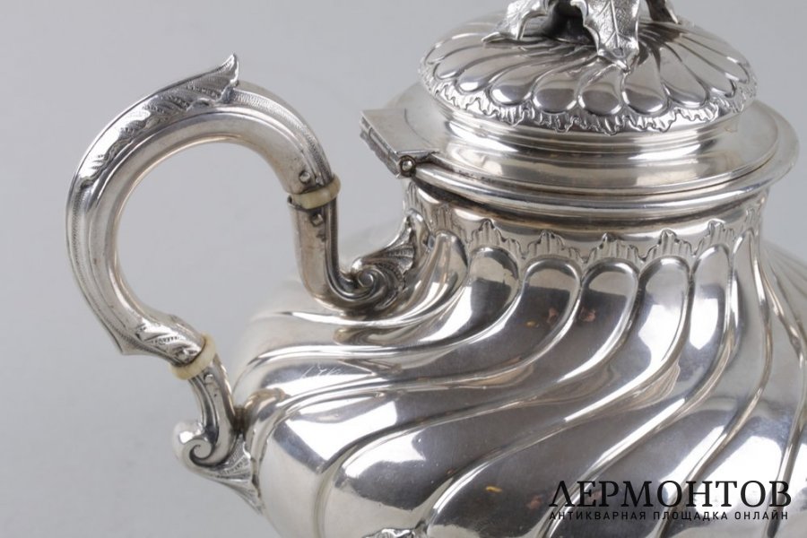 Чайник в стиле рококо. Martin. Серебро 950 пробы. Франция