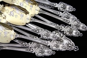 Сервировочный набор для десерта в футляре. Серебро 950 пробы. Франция
