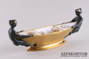 Чернильница с фигурами наяд. Россия, Императорский фарфоровый завод, первая треть 19 в. Фарфор.