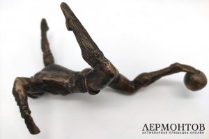 Ян Янович Нейман. Скульптура Футболист. Бронза, литье. Россия, после 1980-х гг.