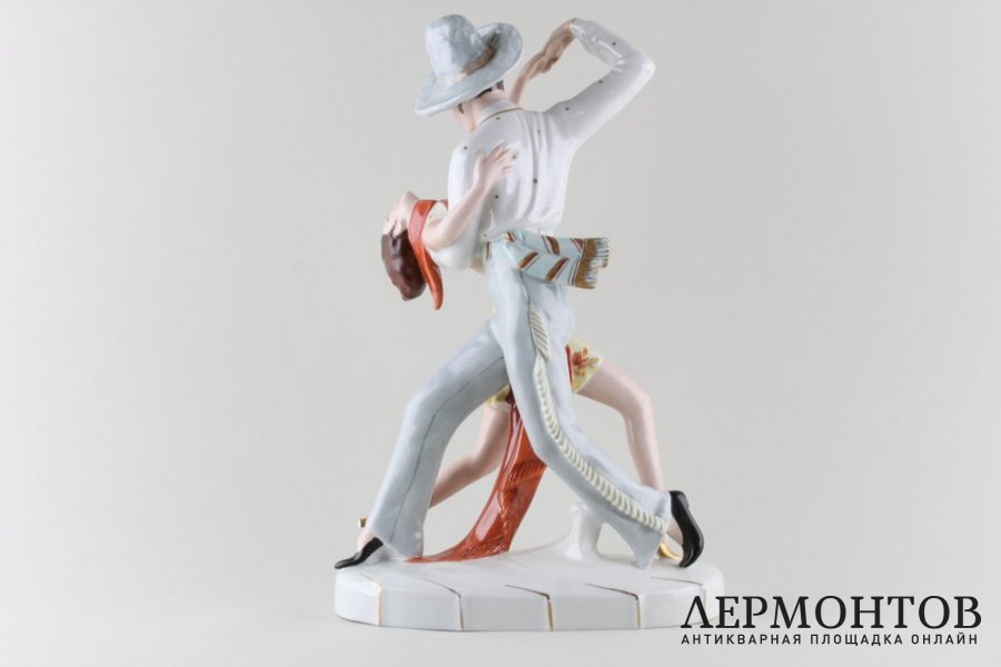 Статуэтка Танцоры танго. Фарфор.  Фабрика Royal Dux, Чехословакия, 1930- е годы.