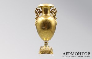 Ваза с изображением Петр I в Зандаме. Россия, бр. Корниловы, 1830-1840-е гг. Фарфор.