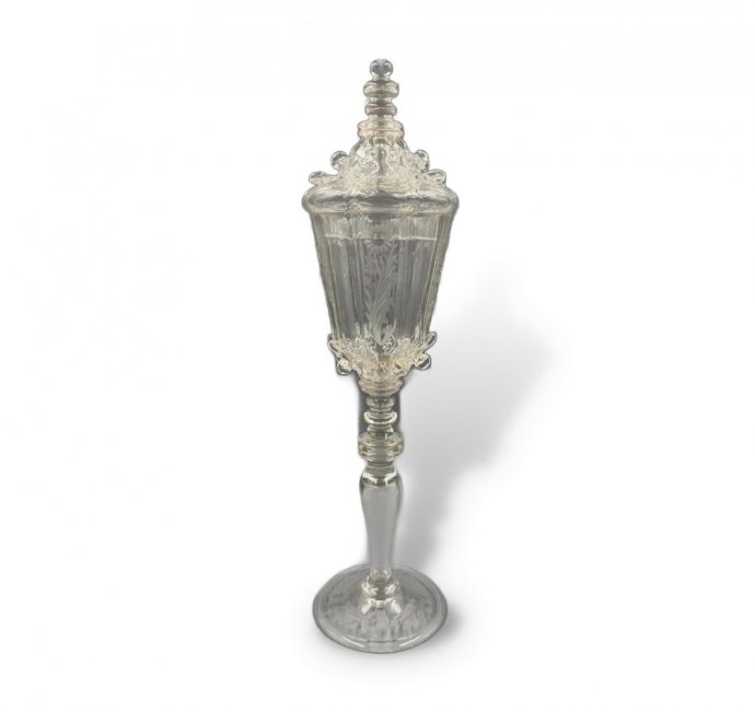 Кубок с крышкой «Цветы». Хрусталь, гутная пластика, Европа, 1860–1880 годы