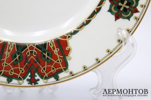 Тарелка с орнаментом в русском стиле. Фарфор, роспись. Россия, Бр. Корниловы, 1900е