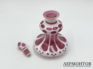 Флакон золотой рубин. Россия, 19 век. Стекло.