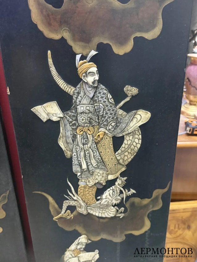 Парные настенные панно с драконами. Дерево, лак, кость, перламутр, Япония, 19 век