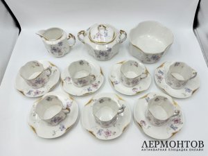 Чайный сервиз с цветочной росписью. Россия, фабр.Друцкой-Любецкого, 1900-е гг. Фарфор