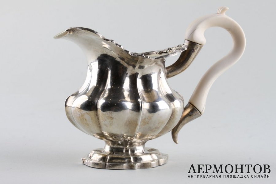 Молочник. Серебро 84 пробы, кость. Российская империя, Москва, 1843-45.