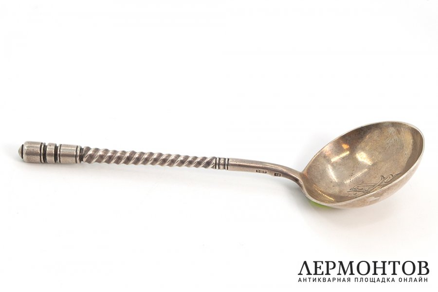 Ложка для меда или варенья. Российская Империя, 1880-е гг. Серебро 84 проба.